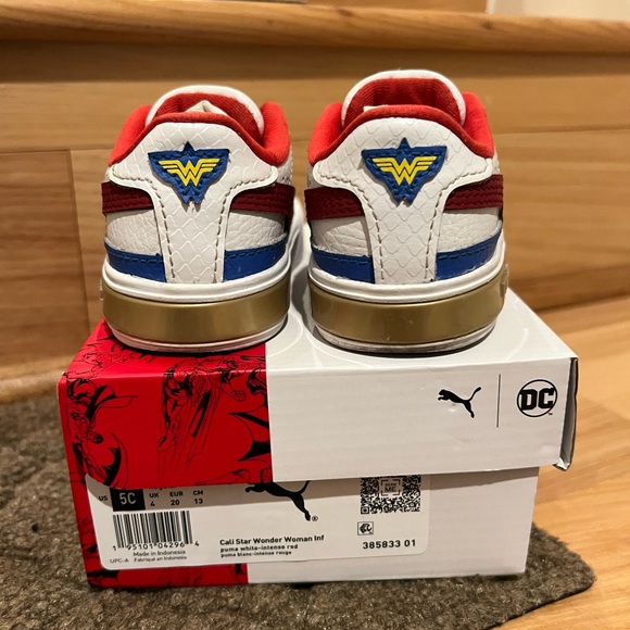 Puma Wonder Woman Sneakers - Picture 2 of 6